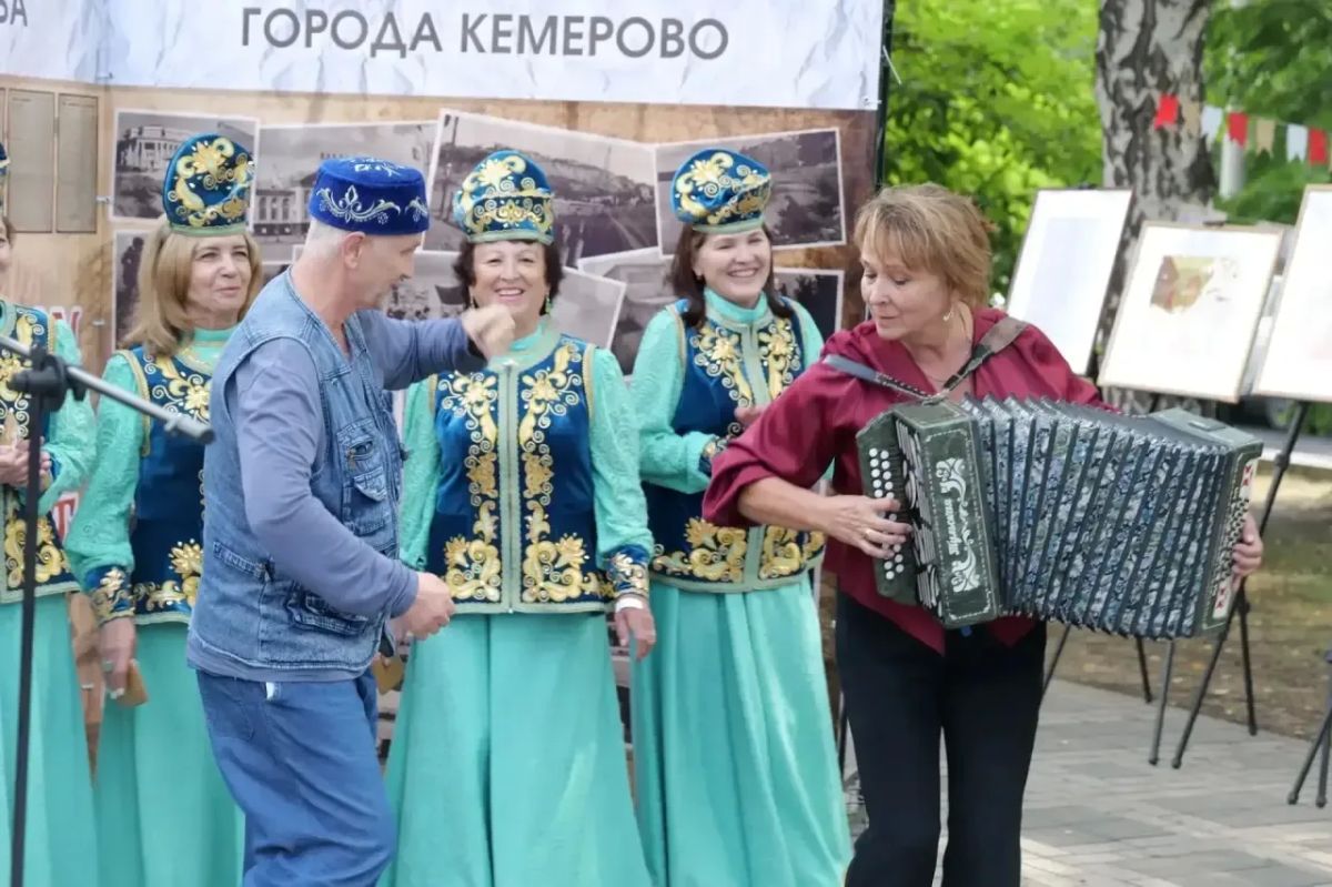В Кемерове в пятый раз прошёл городской фестиваль частных коллекций «АРХИфест» В Кемерове в пятый раз прошёл городской фестиваль частных коллекций «АРХИфест»