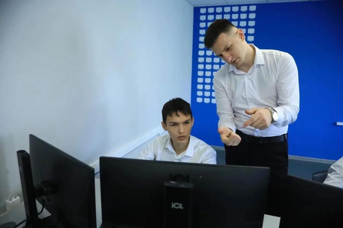 Илья Середюк: Создали в Новокузнецке кластер профобразования — «Цифровой Кузбасс» Илья Середюк: Создали в Новокузнецке кластер профобразования — «Цифровой Кузбасс»