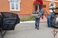 Росгвардейцы помогли волонтерам подготовить очередную партию гуманитарного груза для нужд СВО