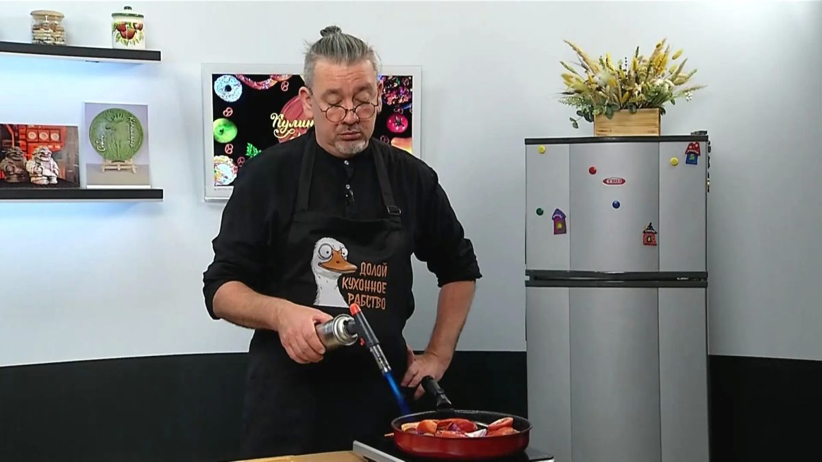 Гость нового выпуска «Кулинарной магии» - художник-керамист, скульптор, преподаватель ДШИ №1 Андрей Богданов Гость нового выпуска «Кулинарной магии» - художник-керамист, скульптор, преподаватель ДШИ №1 Андрей Богданов