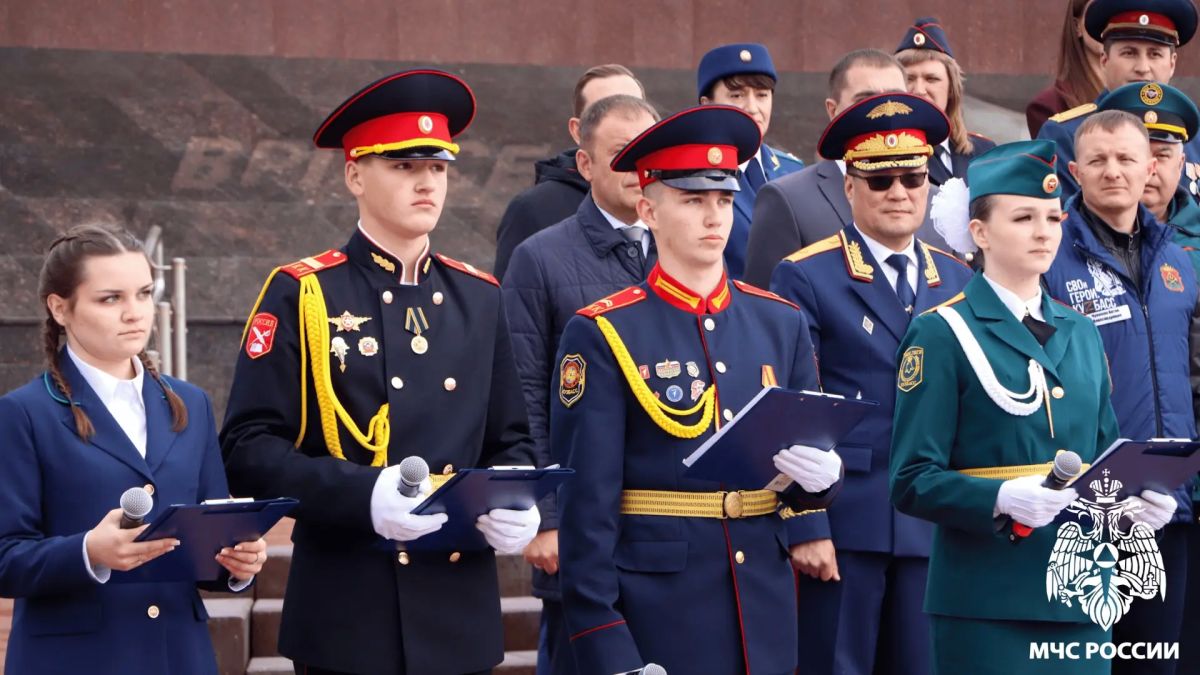 В Кузбассе прошла линейка для воспитанников губернаторских образовательных организаций В Кузбассе прошла линейка для воспитанников губернаторских образовательных организаций