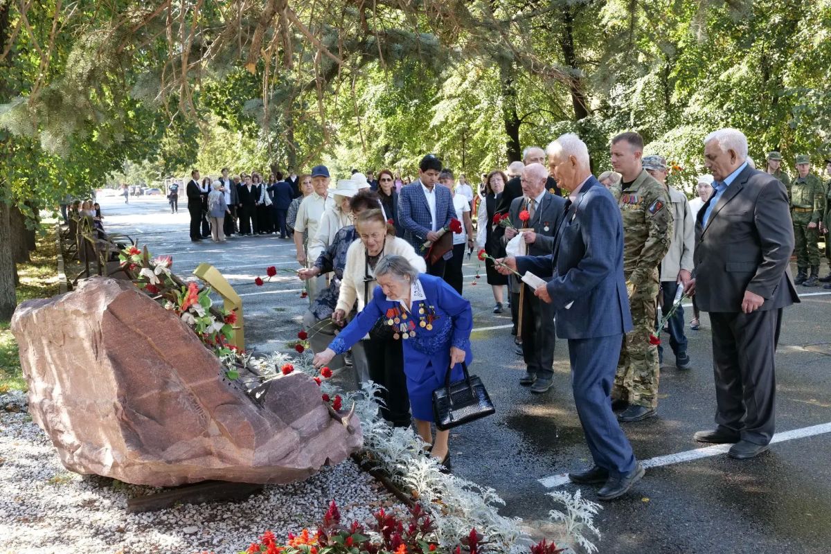 В преддверии Международного дня памяти жертв фашизма в Кемерове прошла церемония возложения цветов В преддверии Международного дня памяти жертв фашизма в Кемерове прошла церемония возложения цветов