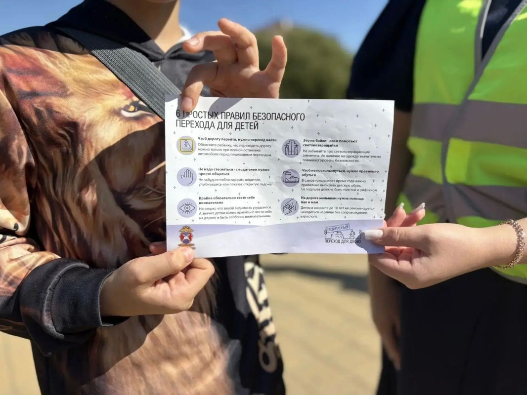 В Гурьевске сотрудники Госавтоинспекции совместно с заместителем председателя общественного совета провели акцию «Юный пешеход» В Гурьевске сотрудники Госавтоинспекции совместно с заместителем председателя общественного совета провели акцию «Юный пешеход»