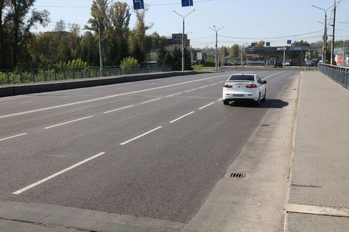 В Новокузнецке обновили ещё пять участков дорог В Новокузнецке обновили ещё пять участков дорог