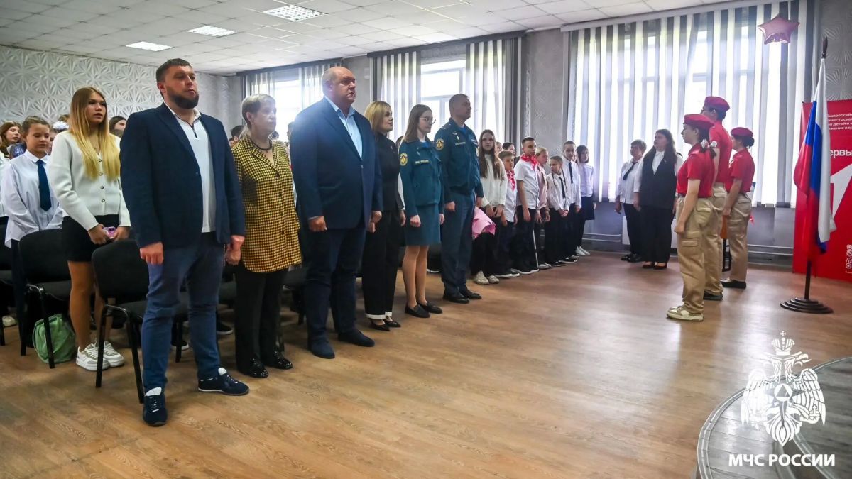 Мужество не зависит от возраста: школьницу из Новокузнецка наградили за помощь в спасении человека Мужество не зависит от возраста: школьницу из Новокузнецка наградили за помощь в спасении человека