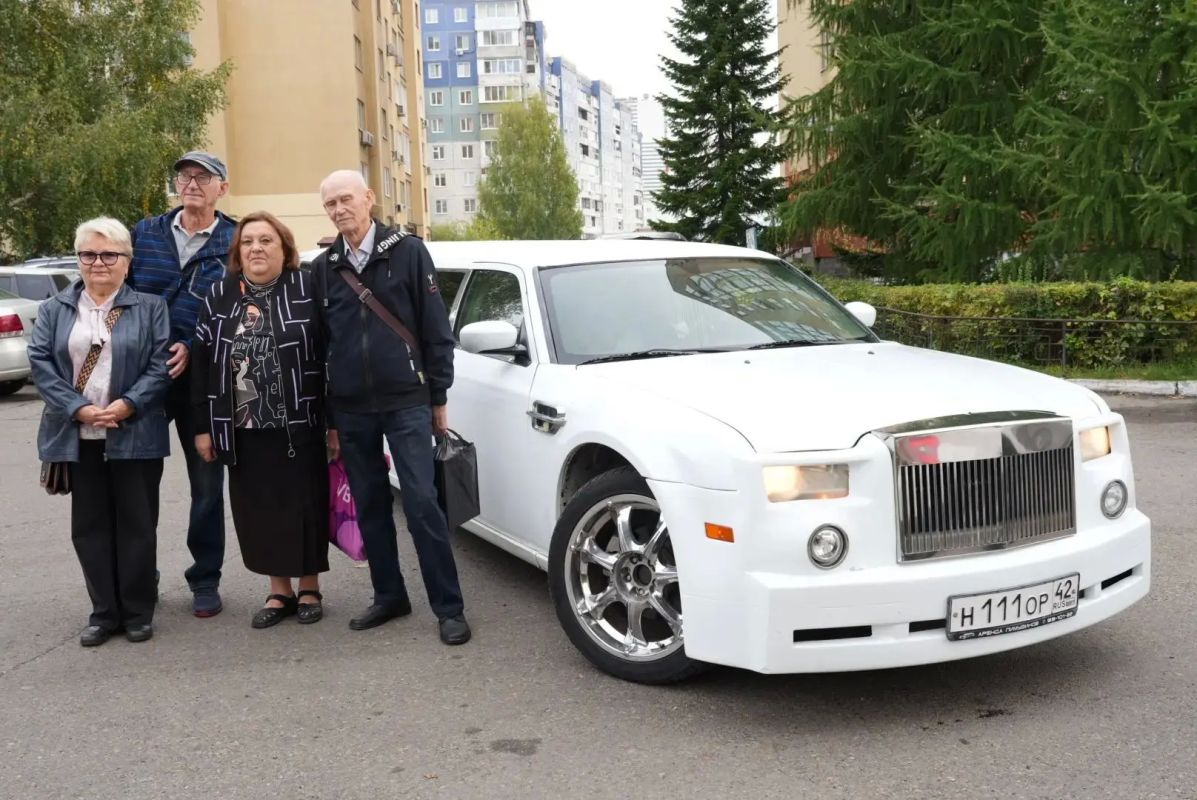 В Ленинском районе города на участках голосуют пары, прожившие в браке более 45 лет В Ленинском районе города на участках голосуют пары, прожившие в браке более 45 лет