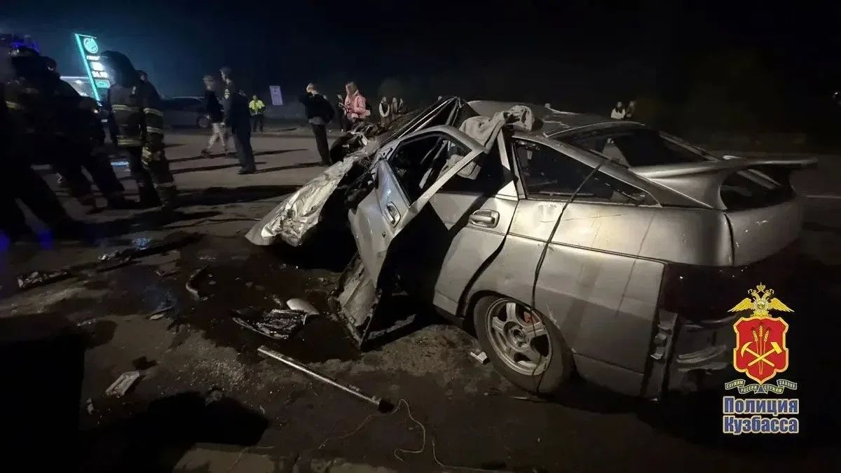 Выехал на встречную полосу: в Ленинске-Кузнецком два человека погибли в ДТП, ещё двое получили травмы
