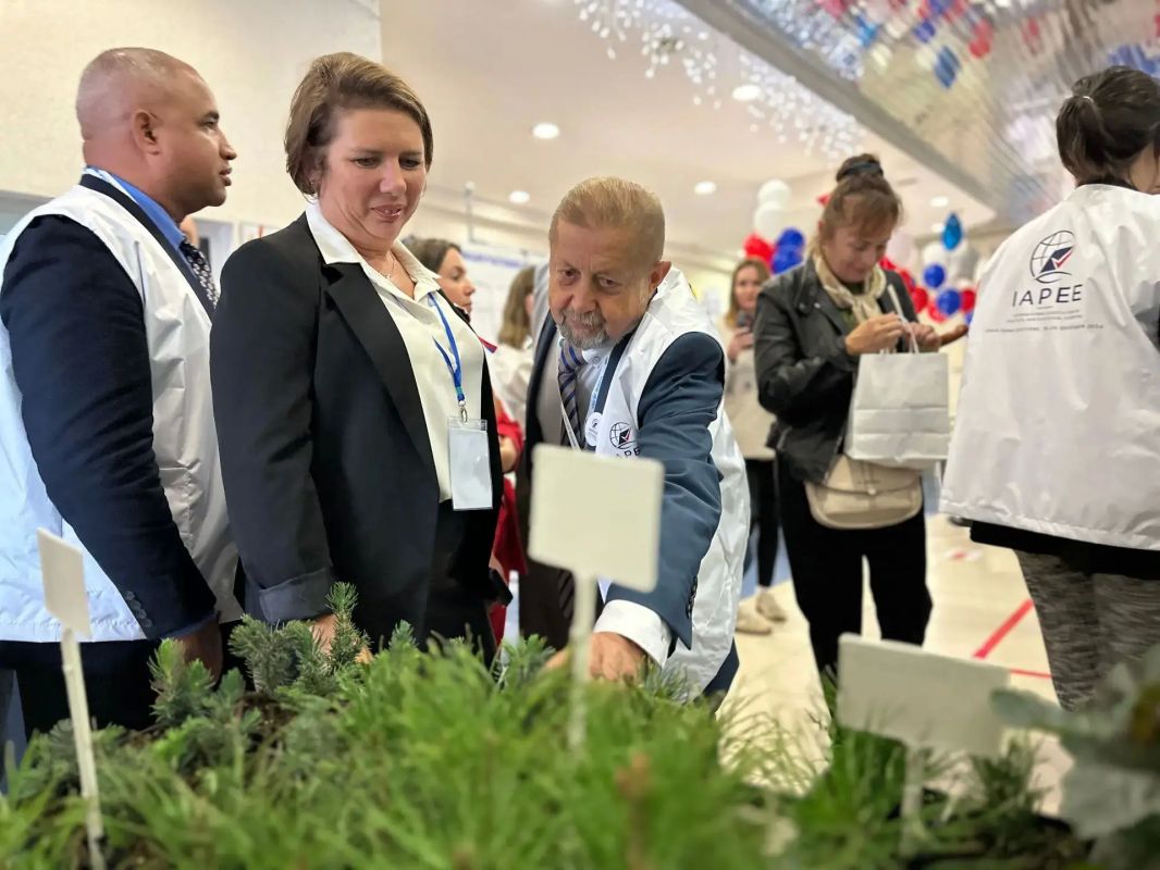 В Кузбасс приехали международные наблюдатели В Кузбасс приехали международные наблюдатели
