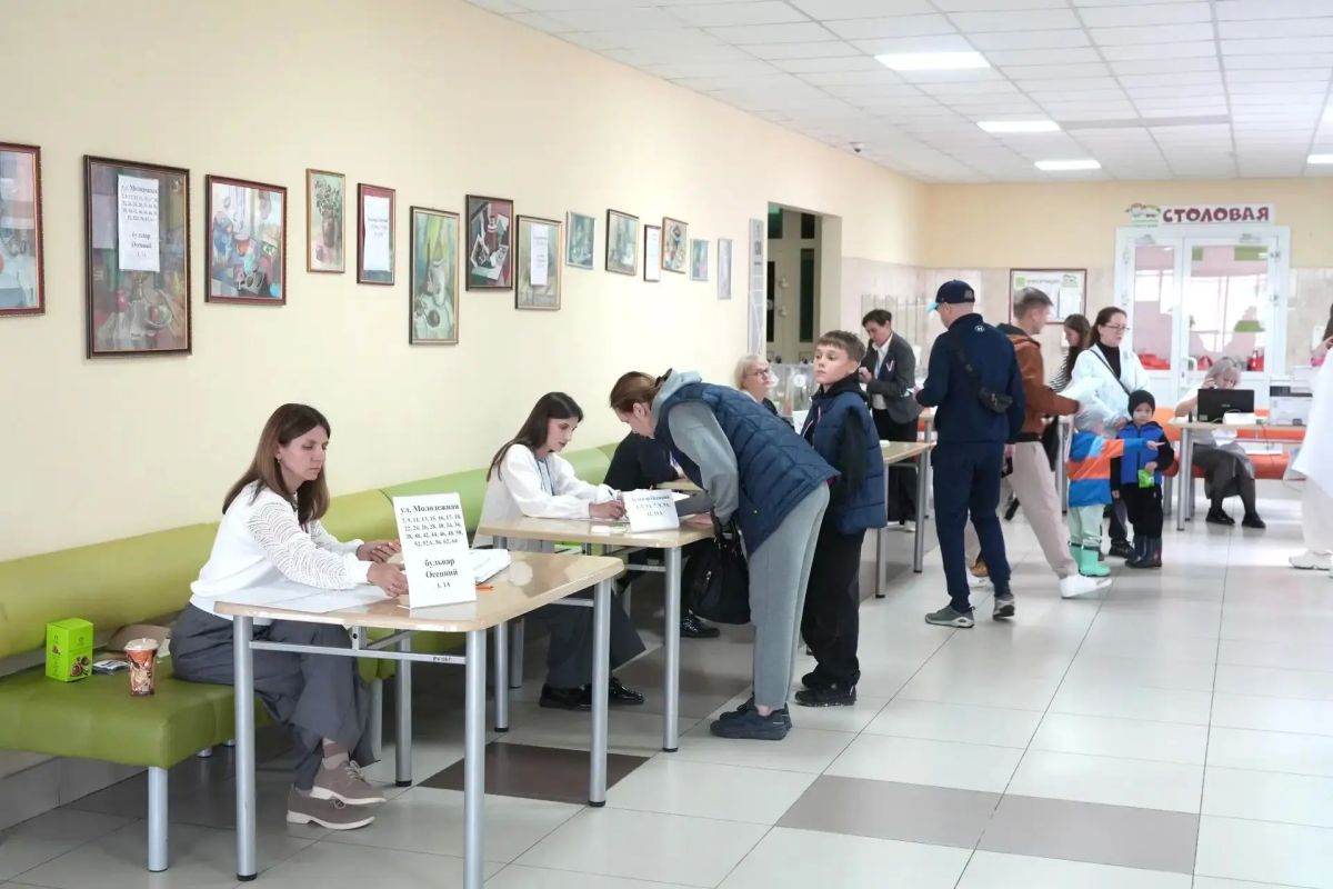 В жилом районе Лесная Поляна на выборы приходят семьями В жилом районе Лесная Поляна на выборы приходят семьями
