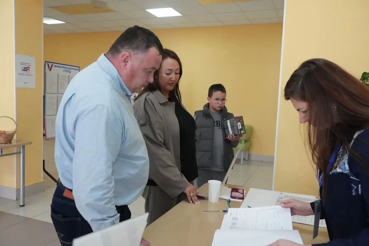 В жилом районе Лесная Поляна на выборы приходят семьями В жилом районе Лесная Поляна на выборы приходят семьями