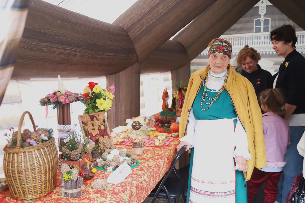 В Кедровке прошёл городской фестиваль-конкурс народного творчества «День кедровой шишки-2026» В Кедровке прошёл городской фестиваль-конкурс народного творчества «День кедровой шишки-2026»