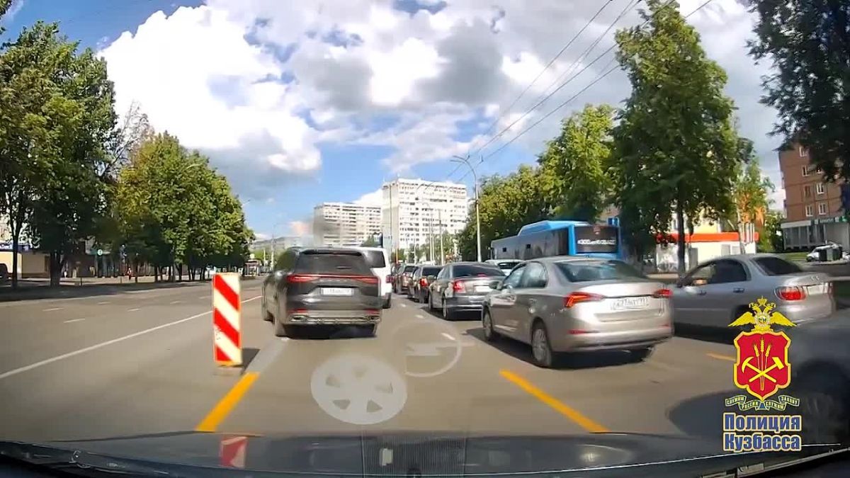 В Кемерове по материалам «Мобильного патруля» полицейские привлекли к ответственности автомобилиста за движение по встречной полосе
