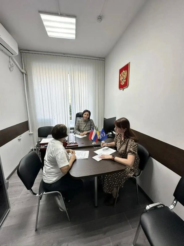 Областные депутаты продолжают работу с обращениями граждан, проводят встречи с представителями волонтерских и общественных организаций, а также оказывают помощь нашим землякам, выполняющим задачи в зоне проведения... Областные депутаты продолжают работу с обращениями граждан, проводят встречи с представителями волонтерских и общественных организаций, а также оказывают помощь нашим землякам, выполняющим задачи в зоне проведения...