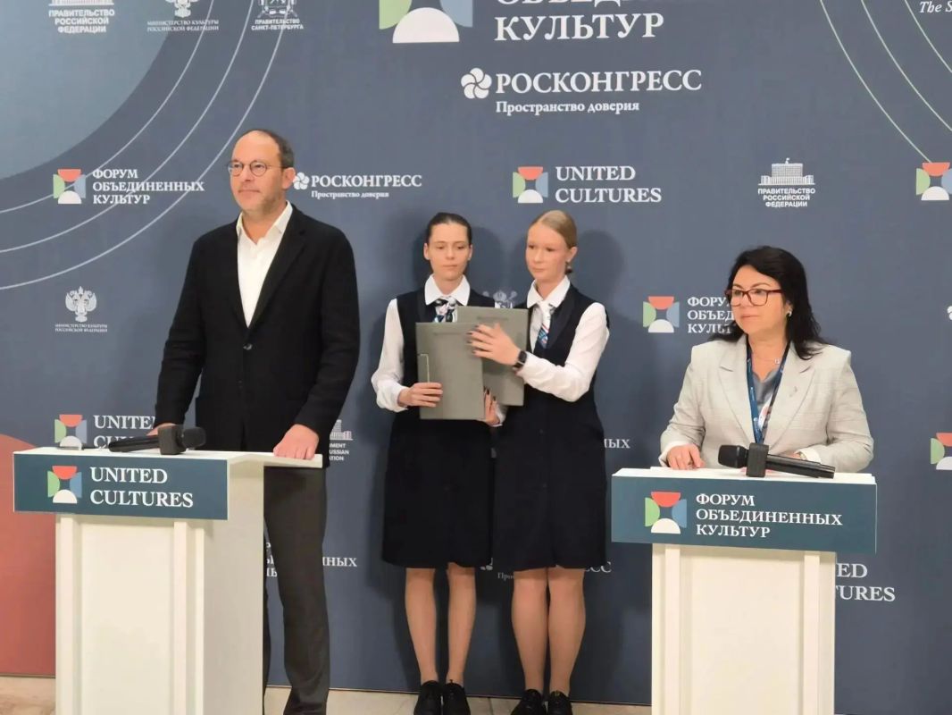Ещё одно важное событие для Кузбасса, которое сегодня произошло в рамках XII СанктПетербургского международного форума объединённых культур – Музей изобразительных искусств Кузбасса подписал соглашение о сотрудничестве с ... Ещё одно важное событие для Кузбасса, которое сегодня произошло в рамках XII СанктПетербургского международного форума объединённых культур – Музей изобразительных искусств Кузбасса подписал соглашение о сотрудничестве с ...