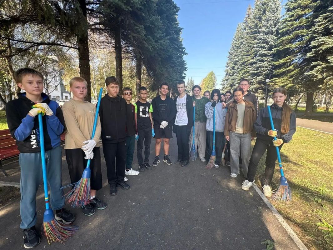 В Новокузнецке стартовали субботники В Новокузнецке стартовали субботники