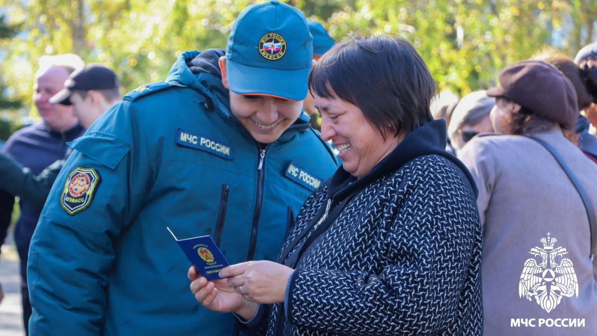 Кадеты-первокурсники МЧС приняли присягу в столице Кузбасса Кадеты-первокурсники МЧС приняли присягу в столице Кузбасса