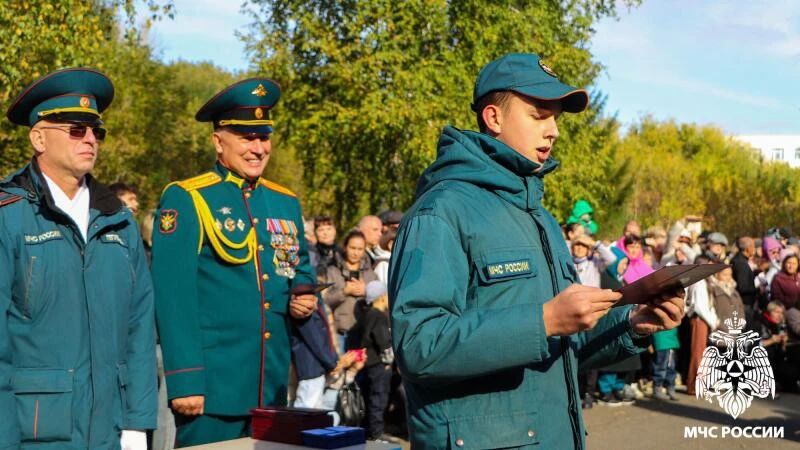 Кадеты-первокурсники МЧС приняли присягу в столице Кузбасса Кадеты-первокурсники МЧС приняли присягу в столице Кузбасса