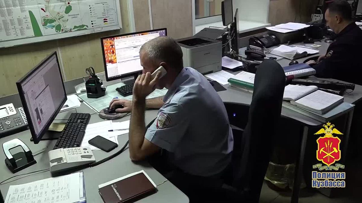 В Прокопьевске полицейские по горячим следам задержали злоумышленницу, которая похитила телефон у подруги из-за понравившегося плейлиста