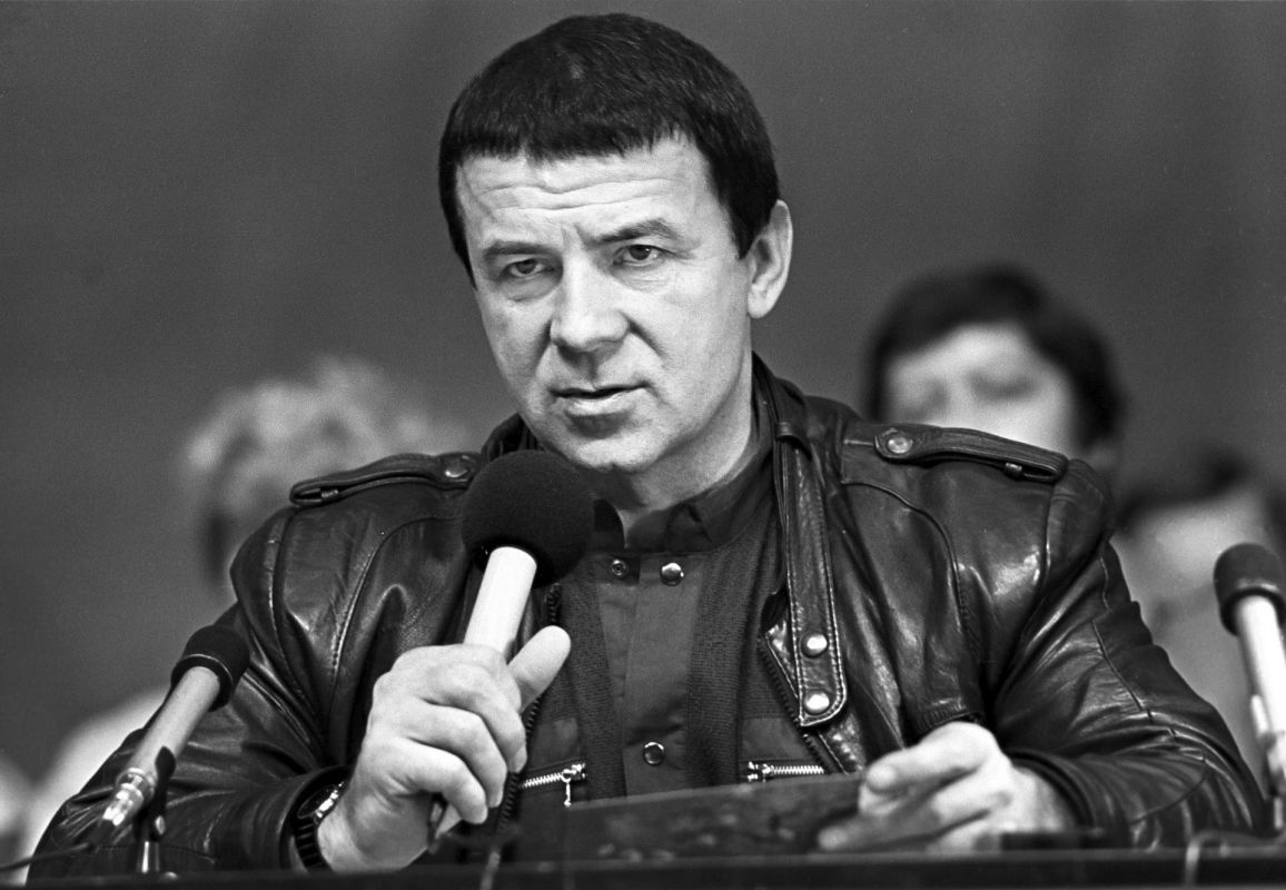 Уникальные фотографии врача-психотерапевта Анатолия Кашпировского во время его приезда в Кузбасс Уникальные фотографии врача-психотерапевта Анатолия Кашпировского во время его приезда в Кузбасс