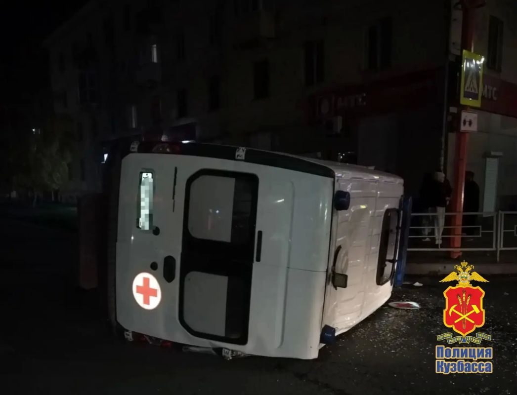 Четыре человека пострадали в ДТП со скорой в Белове
