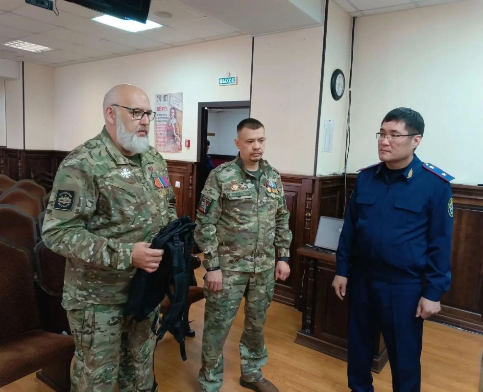 Руководитель следственного управления Следственного комитета Российской Федерации по Кемеровской области – Кузбассу с коллегами передали гуманитарный груз участникам специальной военной операции