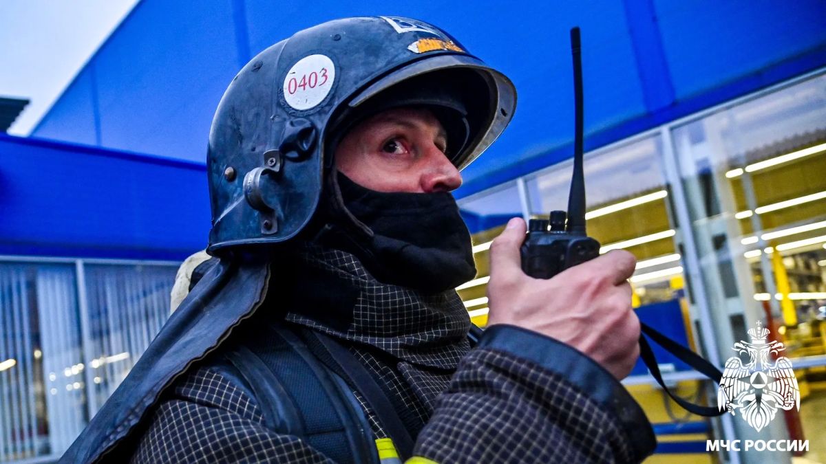 В торгово-складском здании Новокузнецка прошли пожарно-тактические учения В торгово-складском здании Новокузнецка прошли пожарно-тактические учения