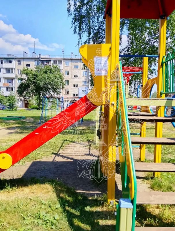 По представлению прокурора Ленинского района г. Кемерово отремонтированы детские игровые площадки По представлению прокурора Ленинского района г. Кемерово отремонтированы детские игровые площадки
