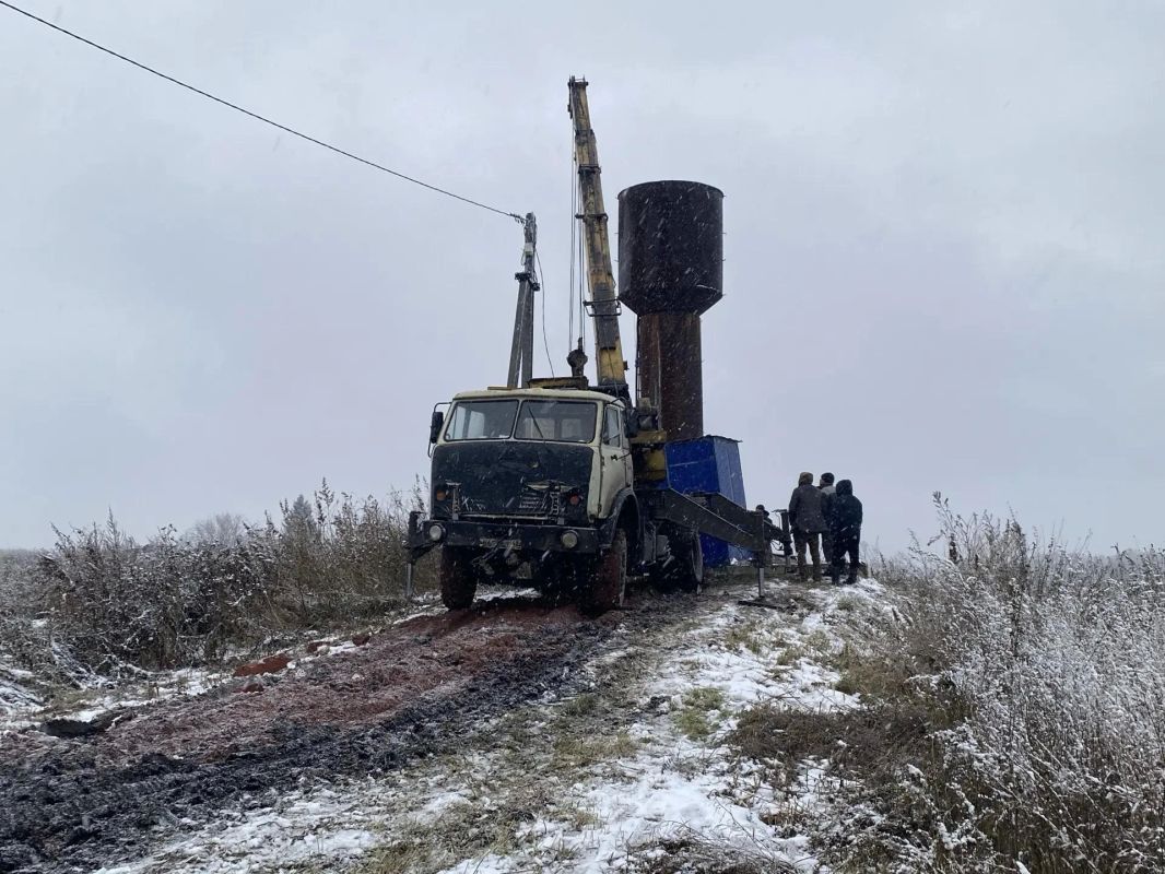 #продолжениеистории. В селе Новоподзорново Тяжинского округа после сюжета "Вестей" наладили подачу воды в дома Две недели назад сгорел насос #продолжениеистории. В селе Новоподзорново Тяжинского округа после сюжета "Вестей" наладили подачу воды в дома Две недели назад сгорел насос