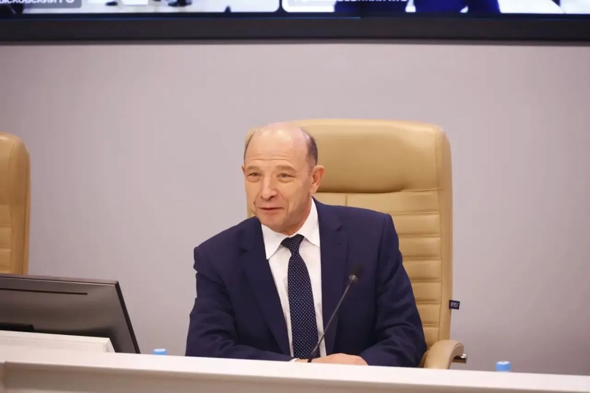 Илья Середюк: Привлекли лучших федеральных экспертов к созданию новой структуры экономики Кузбасса Илья Середюк: Привлекли лучших федеральных экспертов к созданию новой структуры экономики Кузбасса