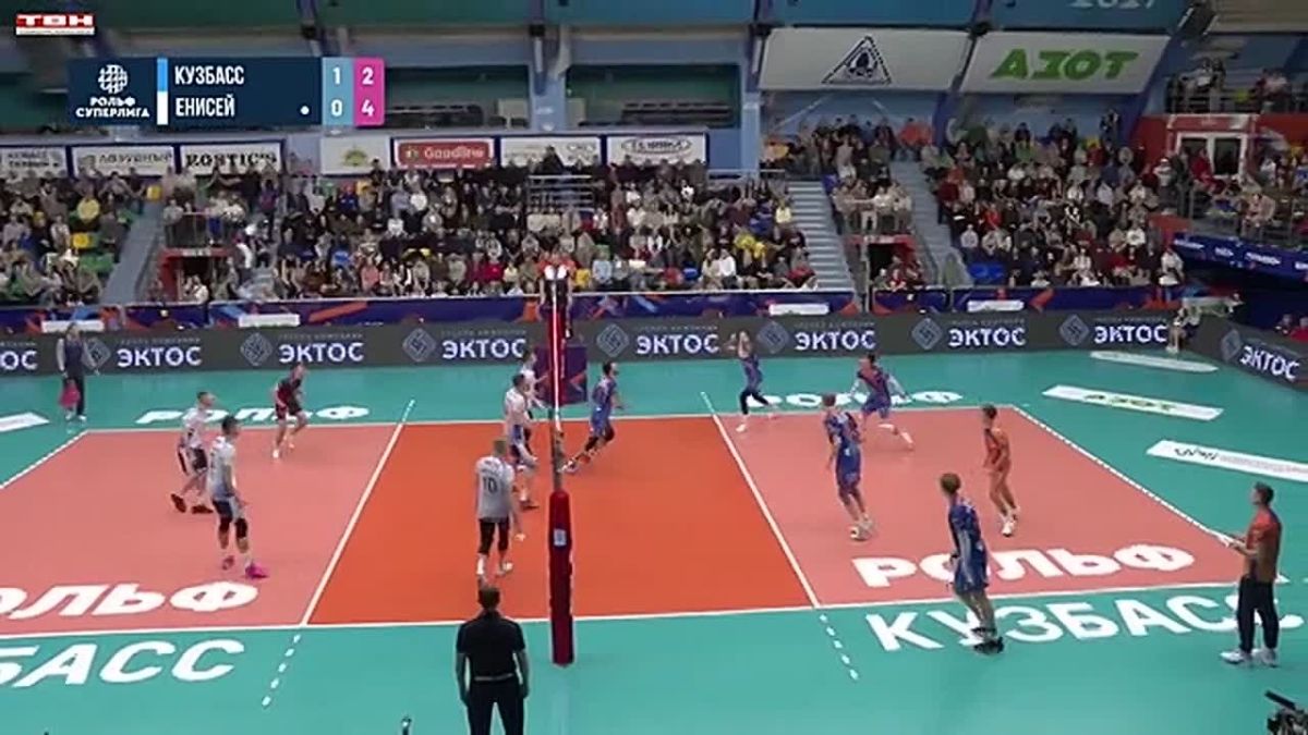 Волейбольный "Кузбасс" одержал первую победу в чемпионате Суперлиги