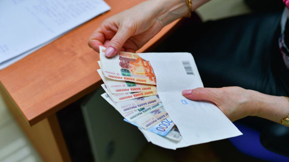 Закон об обязательном повышении зарплаты: как работникам добиваться справедливости?