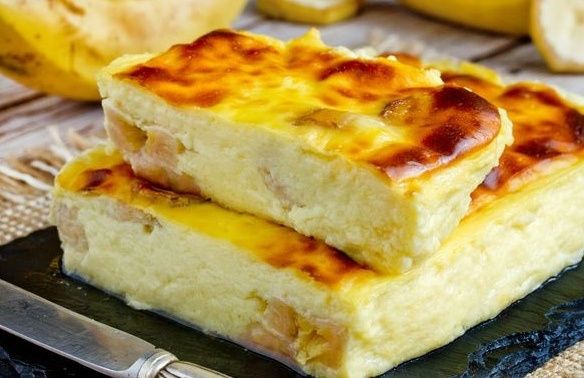 Утончённая запеканка из йогурта и кефира с бананом