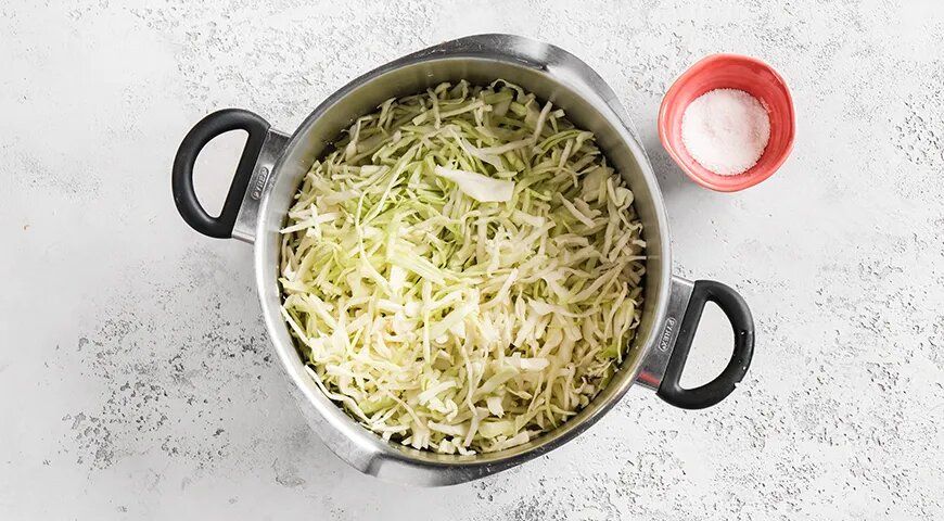 Как приготовить салат из капусты с помидорами на зиму: простой рецепт