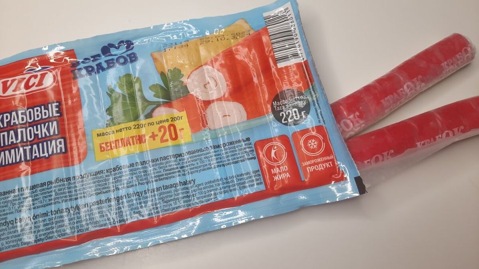 Как крабовые палочки за 740 рублей уступают экономным вариантам: опыт сравнения